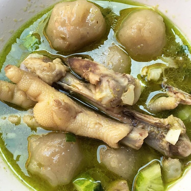 

Cilok kuah sambel Goank ( isi daging ayam )