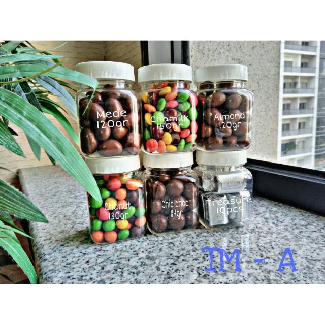 Coklat parcel, silverqueen bites mede almond, delfi chic choc, chacha, treasure