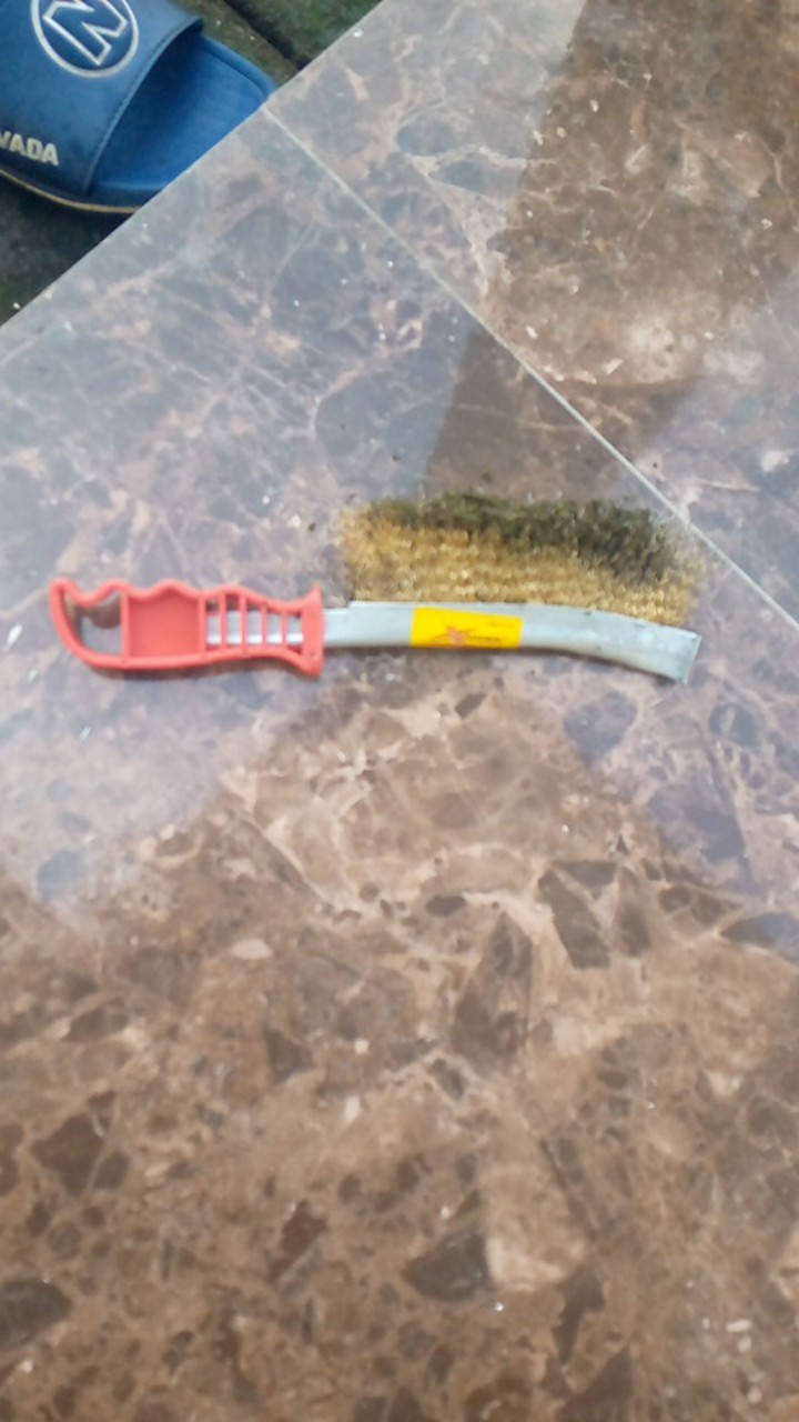 Sikat Penghilang Karat & Lumut Sikat Kawat Baja Keriting