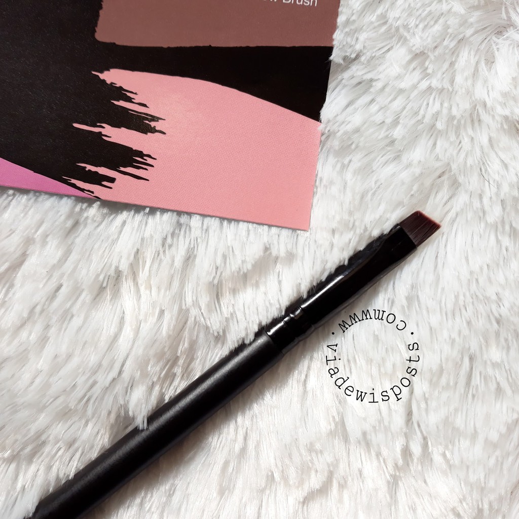 Angled Brow Brush 17 cm