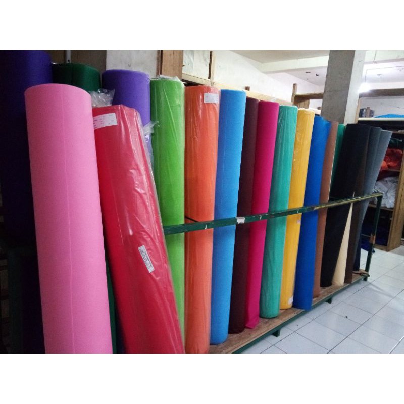 

kain spunbond polos 75gram