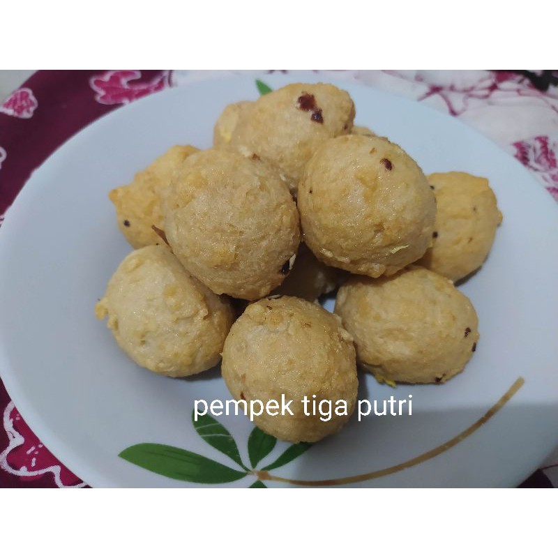 

pempek adaan