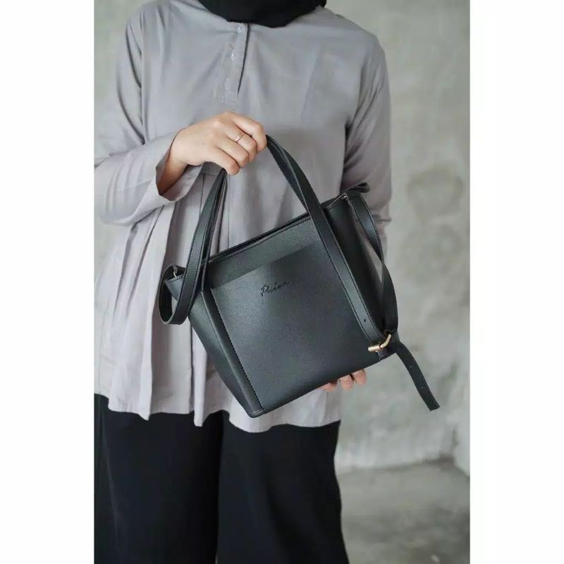 edith bag by @prior.id warna Black