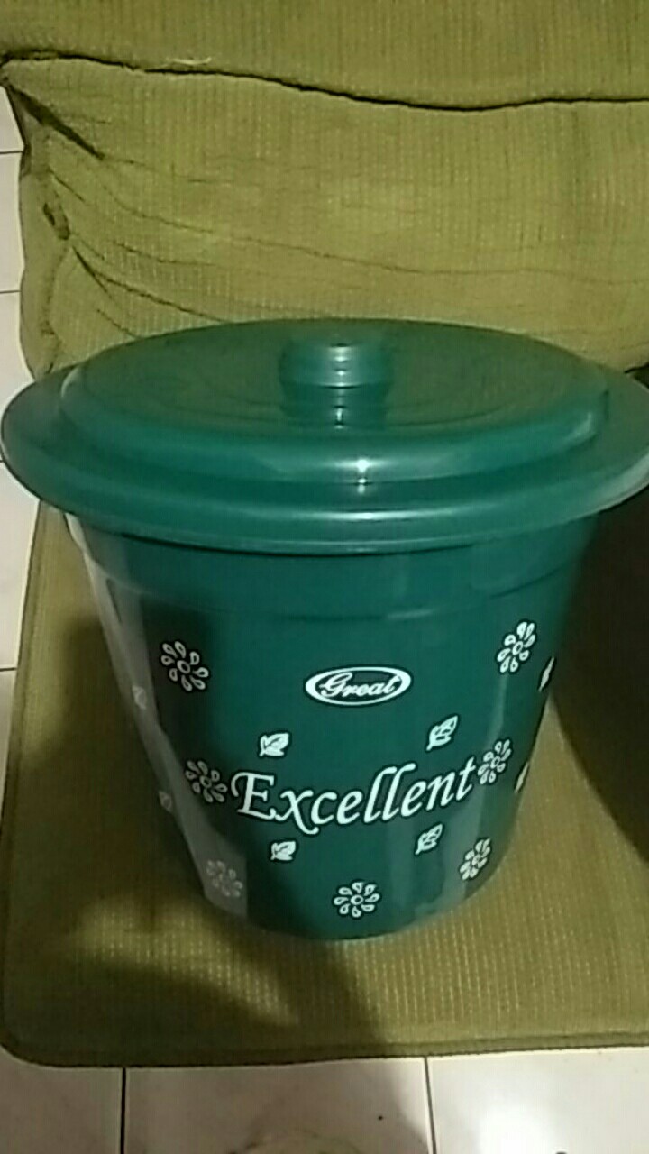 Ember Air - Ember Plastik Excellent Ukuran 3, 4 Dan 6 Galon Dengan Tutup