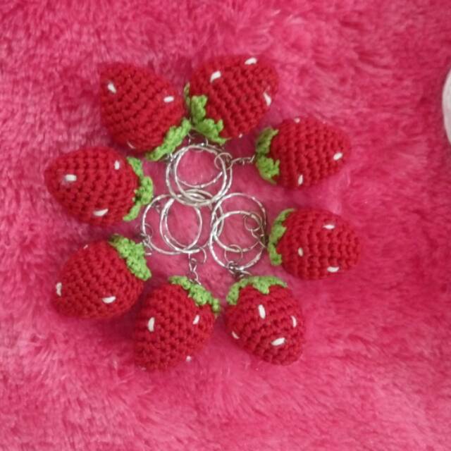 Gantungan kunci rajut Strawberry / souvenir gantungan kunci / aksesoris tas