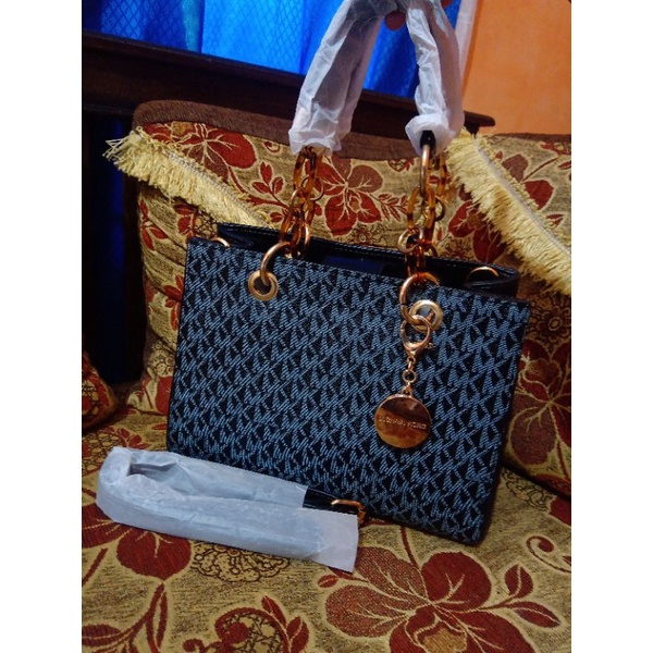 MK chintya cuci gudang