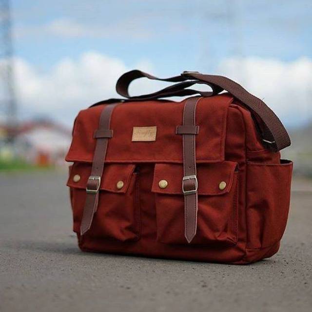 Firefly Orion Canvas Messenger Bag / Laptop Bag