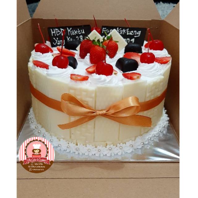 

White Blackforest Cake Kue Ultah Blackforest