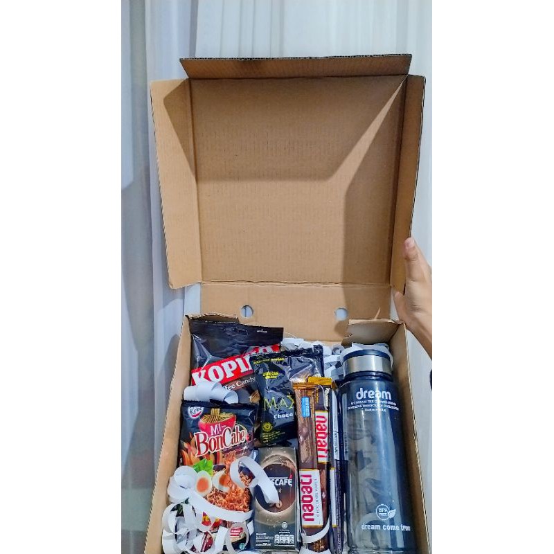 

Paket Hampers Snack Box/Cemilan/Kado Sidang/Kado Wisuda/Kado Ulang Tahun