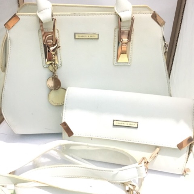 PROMO Tas branded Charles & Keith PRELOVED PUTIH 1 SET TAS DOMPET TALI