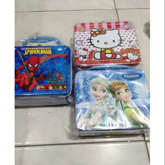 

Kotak tenteng karakter