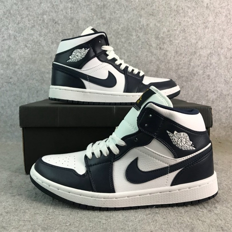 Sepatu Basket Desain Nike Air Jordan 1 Mid Aj1 Dengan Sepatu Basket Desain Nike Air Jordan 1 Mid Aj1 Dengan