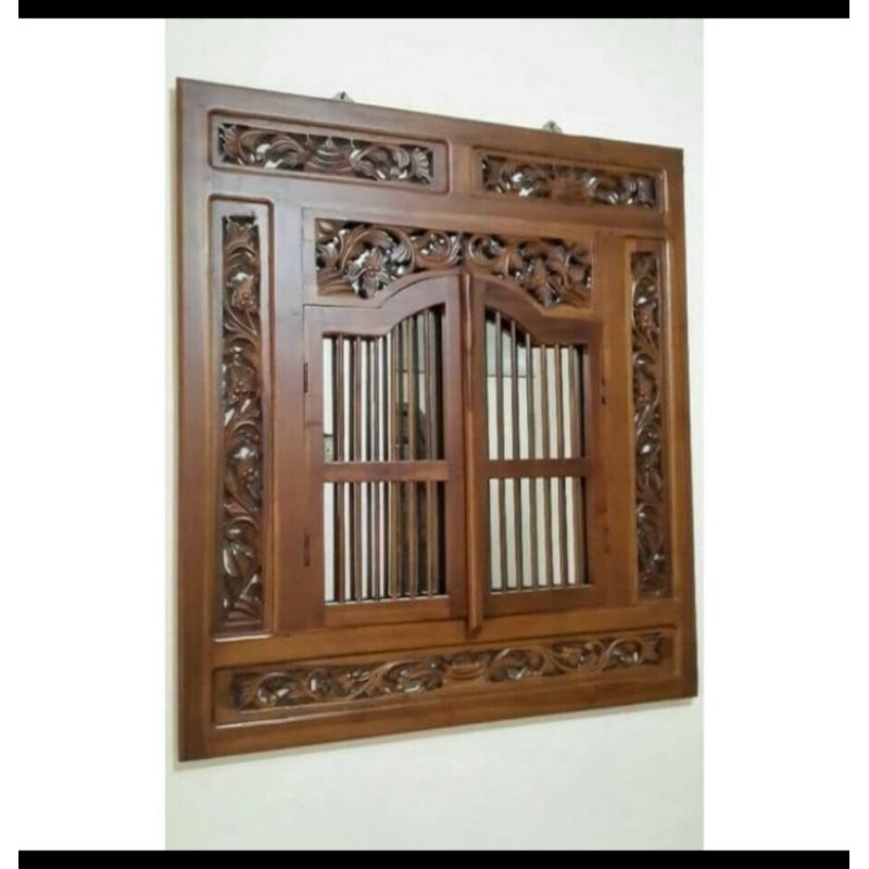 Figura Jendela Krepyak Kaca Cermin Hias Kayu Jati