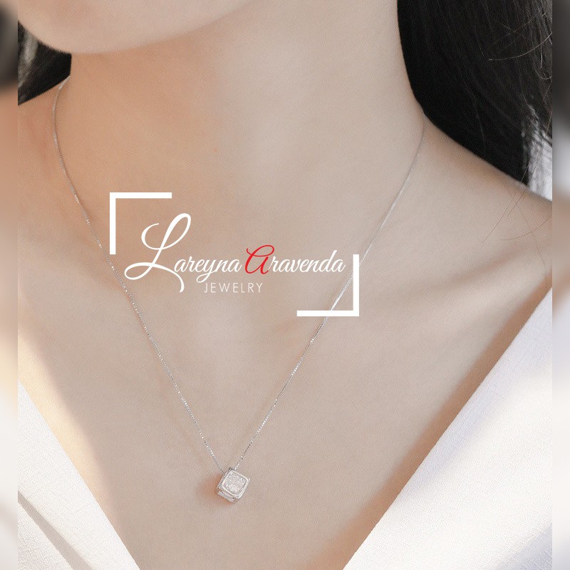 Kalung Wanita Titanium Liontin Model Dadu Kristal Crystal KL017