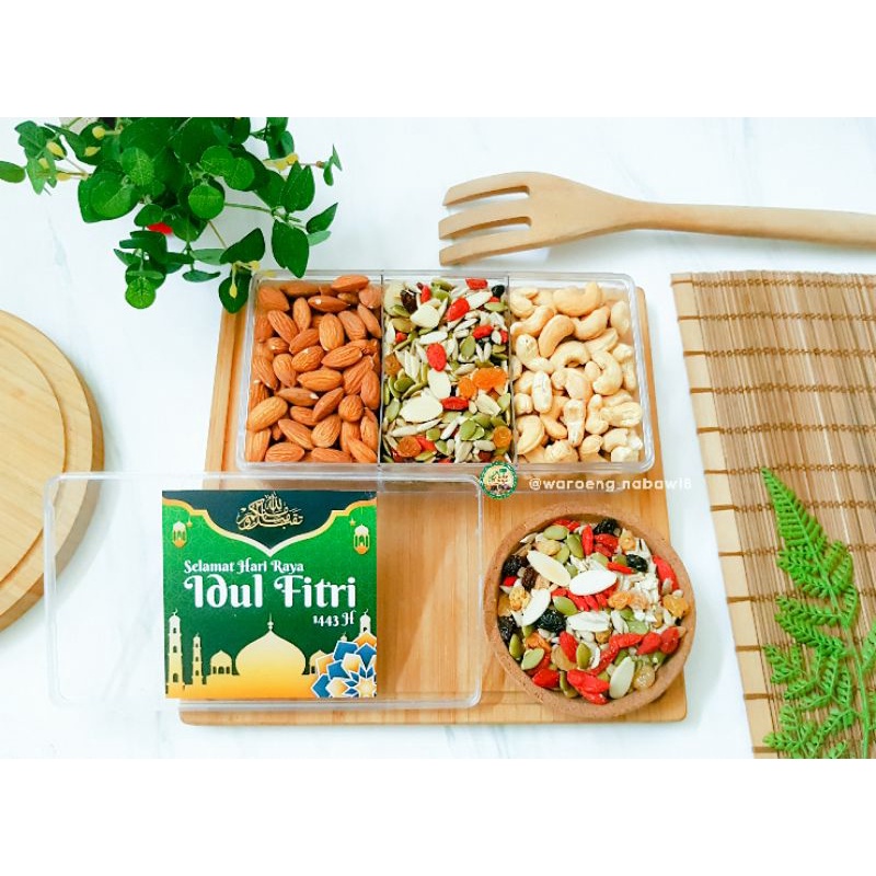 

Hampers Idul Fitri / Parcel lebaran / Paket Sekat 3 C (Mix Seed & Fruit, Almond, Mede)