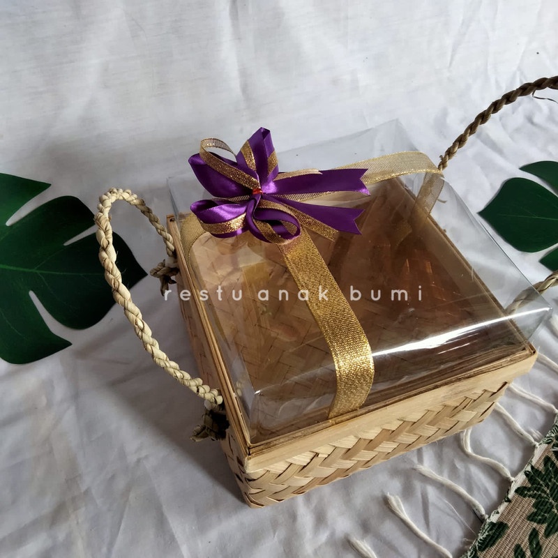 

Promo kemasan hantaran Besek Bingkisan 22x22/hantaran/nikahan/seserahan/hampers/bingkisan/wedding/hadiah/giftbox/keranjang/wadah makanan/gift/sembako/roti/cake/nasi/catering/nasi box/food/lamaran/tradisi/craft