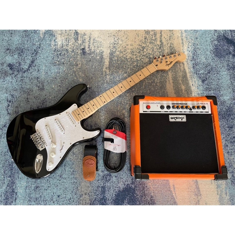 Paketan Gitar Elektrik  Stratocaster (Hitam)