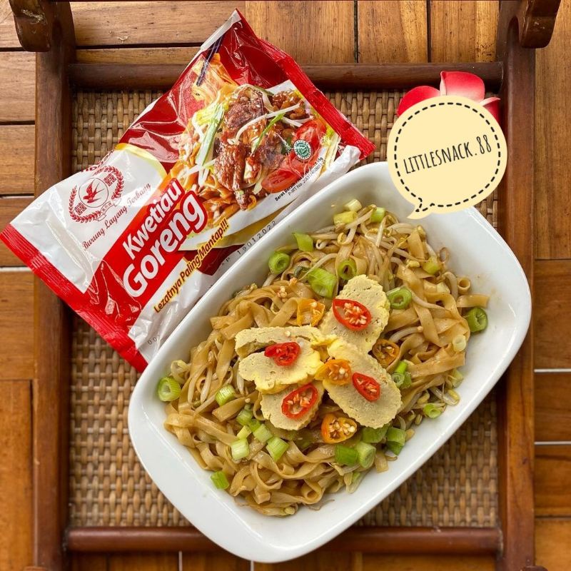 

KWETIAU GORENG BURUNG LAYANG TERBANG BEST SELLER