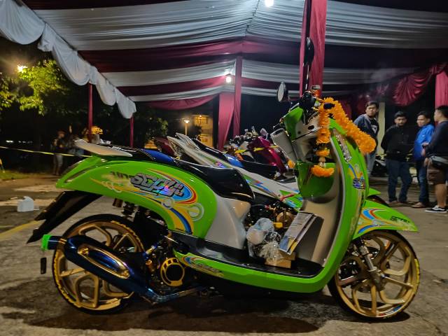 STRIPING TRANSPARAN SCOOPY FONT HOLOGRAM custom