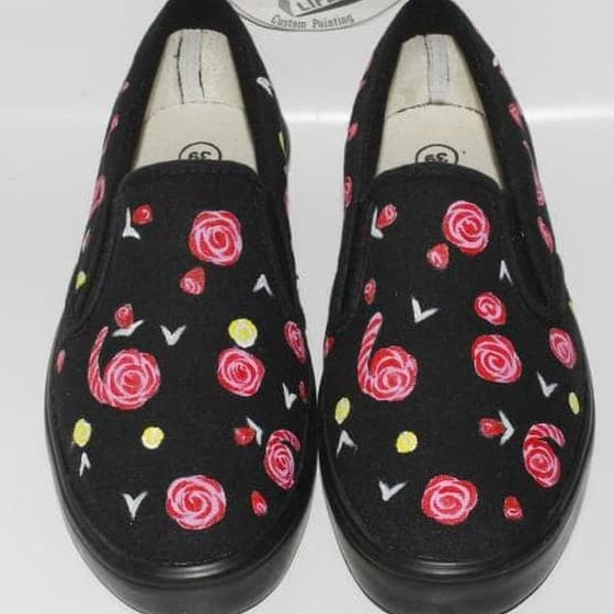 

SEPATU LUKIS BEBAS DESAIN CUSTOM NAMA GAMBAR KUALITAS RAPI CEPAT 5