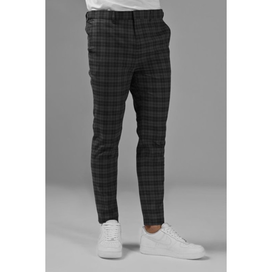 Ready Soon Royal Ankle Tartan Pants Grey On Black Size 31 dan 40  From Preppstudio Prepp