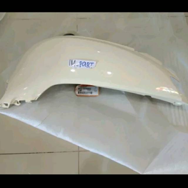 Cover body tebeng sayap belakang kiri Honda Scoopy fi esp 2018 ring 12 cream original