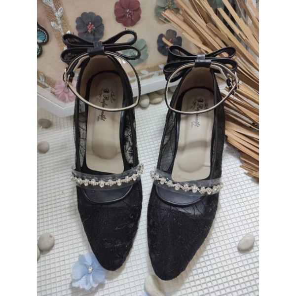 sepatu vilea rafaizoutfit wanita hitam tali pita 3cm tahu