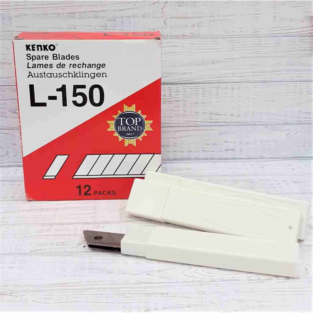 

Isi Cuter Besar Joyko L-150 Hitam Black Edition Refill Cutter L 150