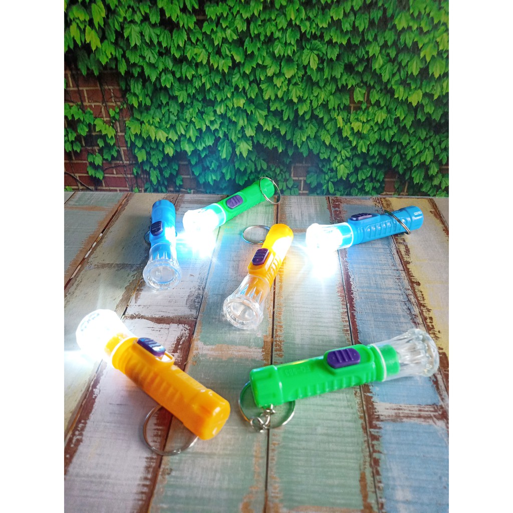 1 Buah Senter LED  Mini Gantungan Kunci Ukuran S