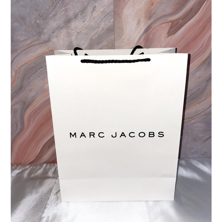 Paer Bag Marc Jacobs Model Vertikal Pembungkus Kado