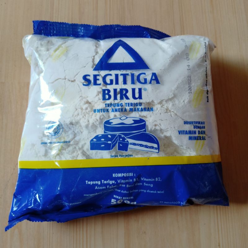 

Tepung terigu segitiga biru 500gr