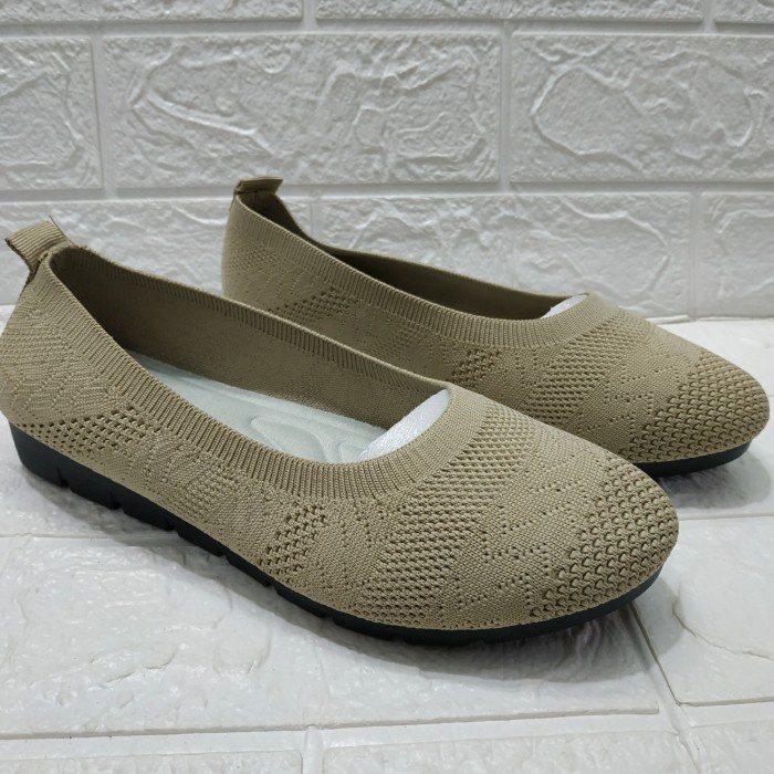 SEPATU FLAT SHOES WANITA SPORT 689 SLIP ON RAJUT BAHAN KARET FASHION - Cream, 36