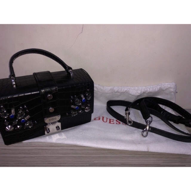 (PRELOVED) guess square bag