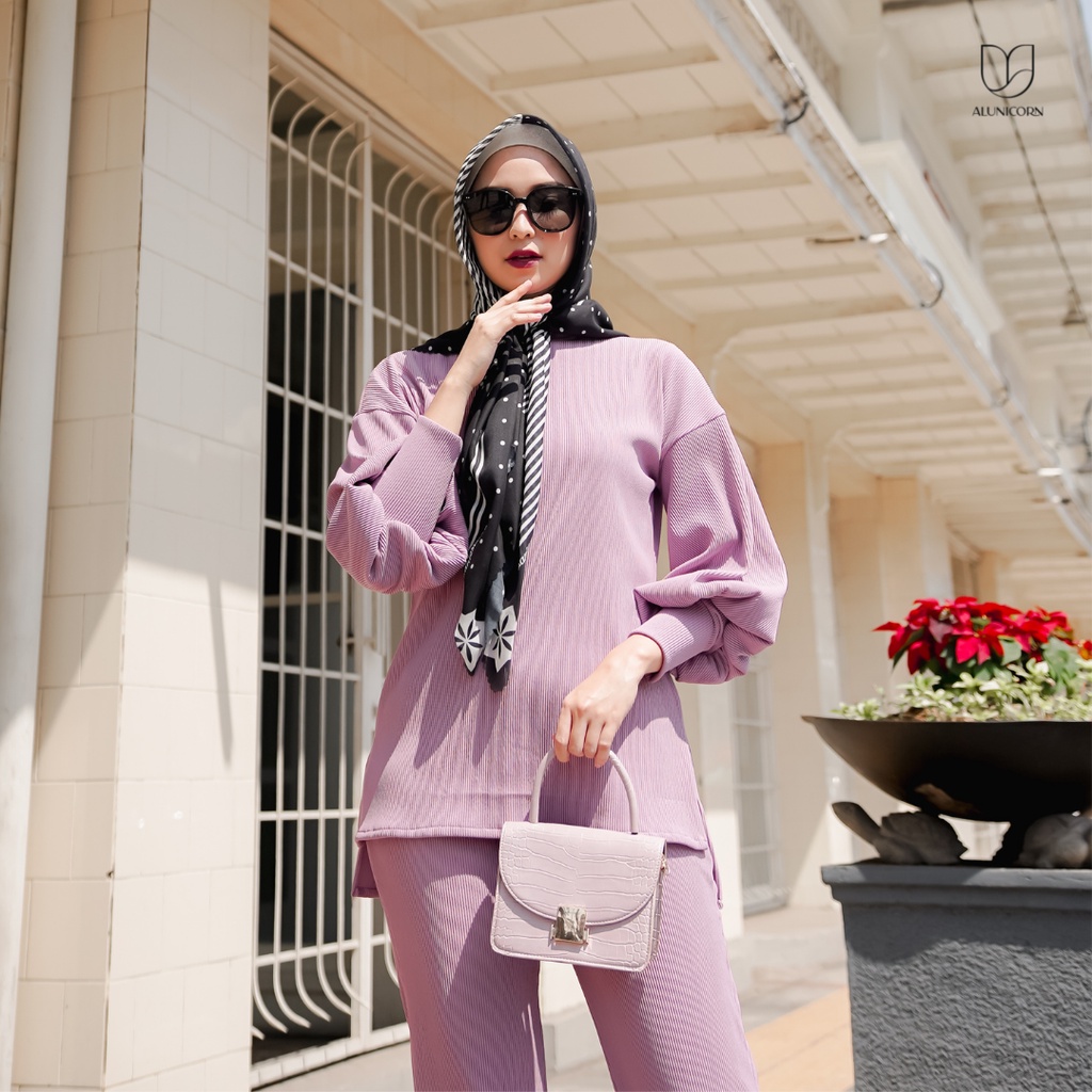 Alunicorn - Zaara Pleats -  Blouse Wanita - Pants Wanita-Blouse Lilac