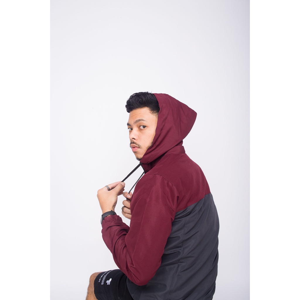 Troveast  Jaket Outdoor Waterproof-Maroon XL