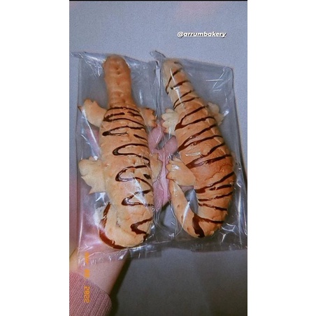 

ROTI BUAYA / Buaya mini / buaya nikahan / buaya hantaran