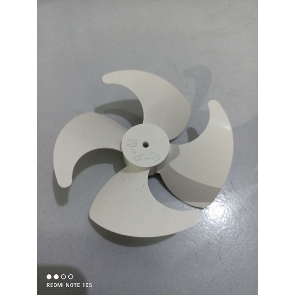 Daun kipas fan kulkas toshiba