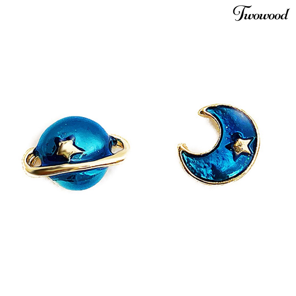 1 Pasang Anting Menjuntai Bentuk Bulan Bintang Bahan Alloy Anti Karat Ramah Kulit Untuk Wanita