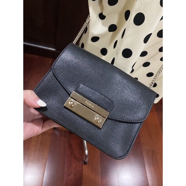 tas hitam furla