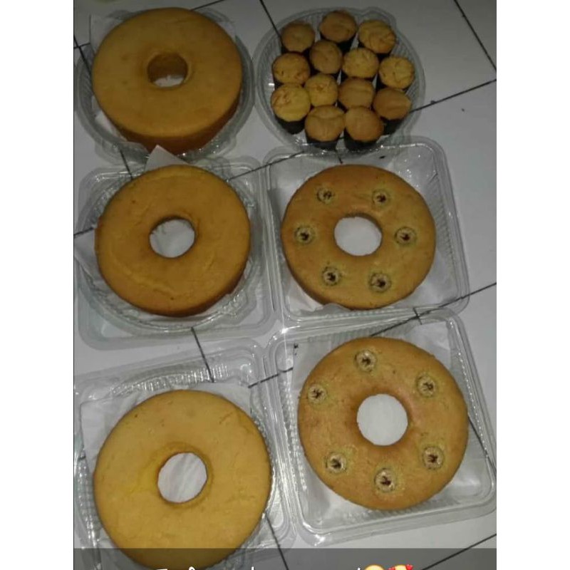 

1 loyang Bolu Pisang / Tape / Pandan Wisman Homemade