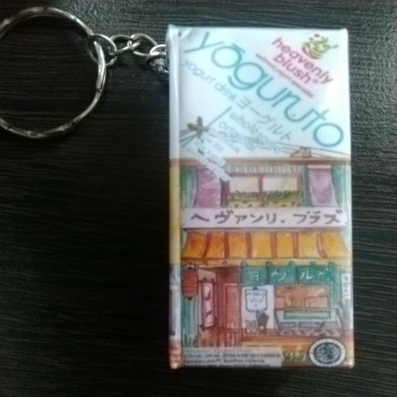 GANTUNGAN KUNCI UNIK MURAH MINIATUR KOTAK MINUMAN-Yoguruto Original