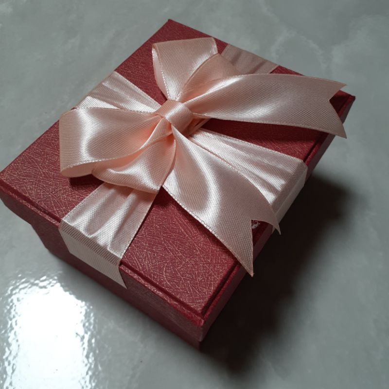 HARDBOX GIFTBOX MERAH KOTAK KADO Custom Size dan Warna