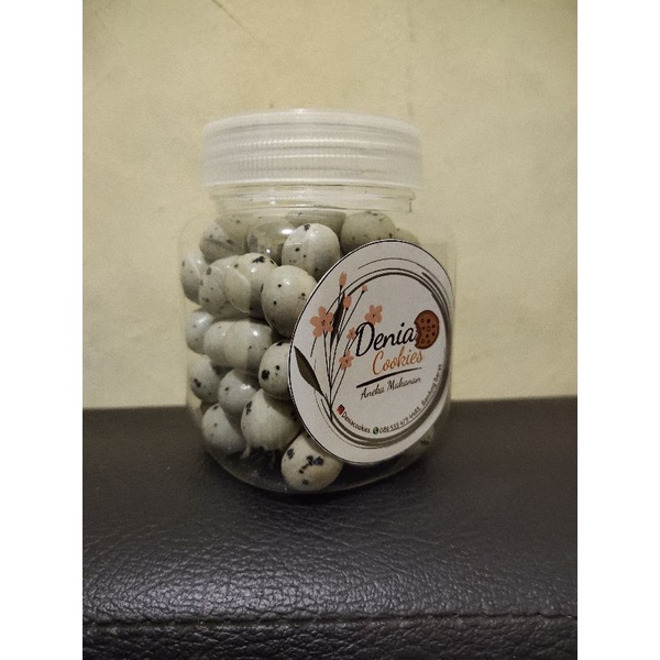 

Coklat planet/coklat telur/coklat isi kacang