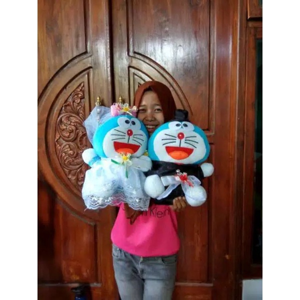 BONEKA DORAEMON COPLE WEDDING / BONEKA DORAEMON MENIKAH / DORAEMON WEDDING TERMURAH TERLARIS