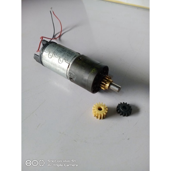 GEARBOX MOTOR DC. 12volt. 490rpm.  18volt.  830RPM.  PLG30