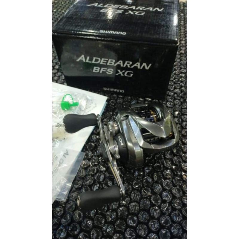Reel Bait Casting SHIMANO ALDEBARAN BFS XG HANDLE KANAN MADE IN JAPAN GARANSI RESMI 1 TAHUN