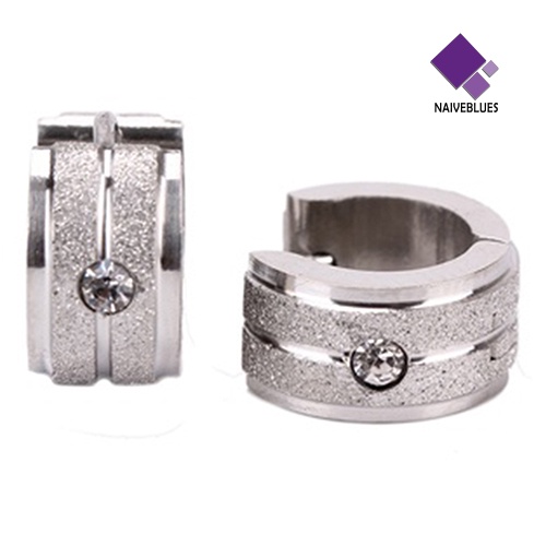 1 Pasang Anting Hoop Bahan Titanium Steel Aksen Berlian Imitasi Gaya Punk Untuk Pria Dan Wanita