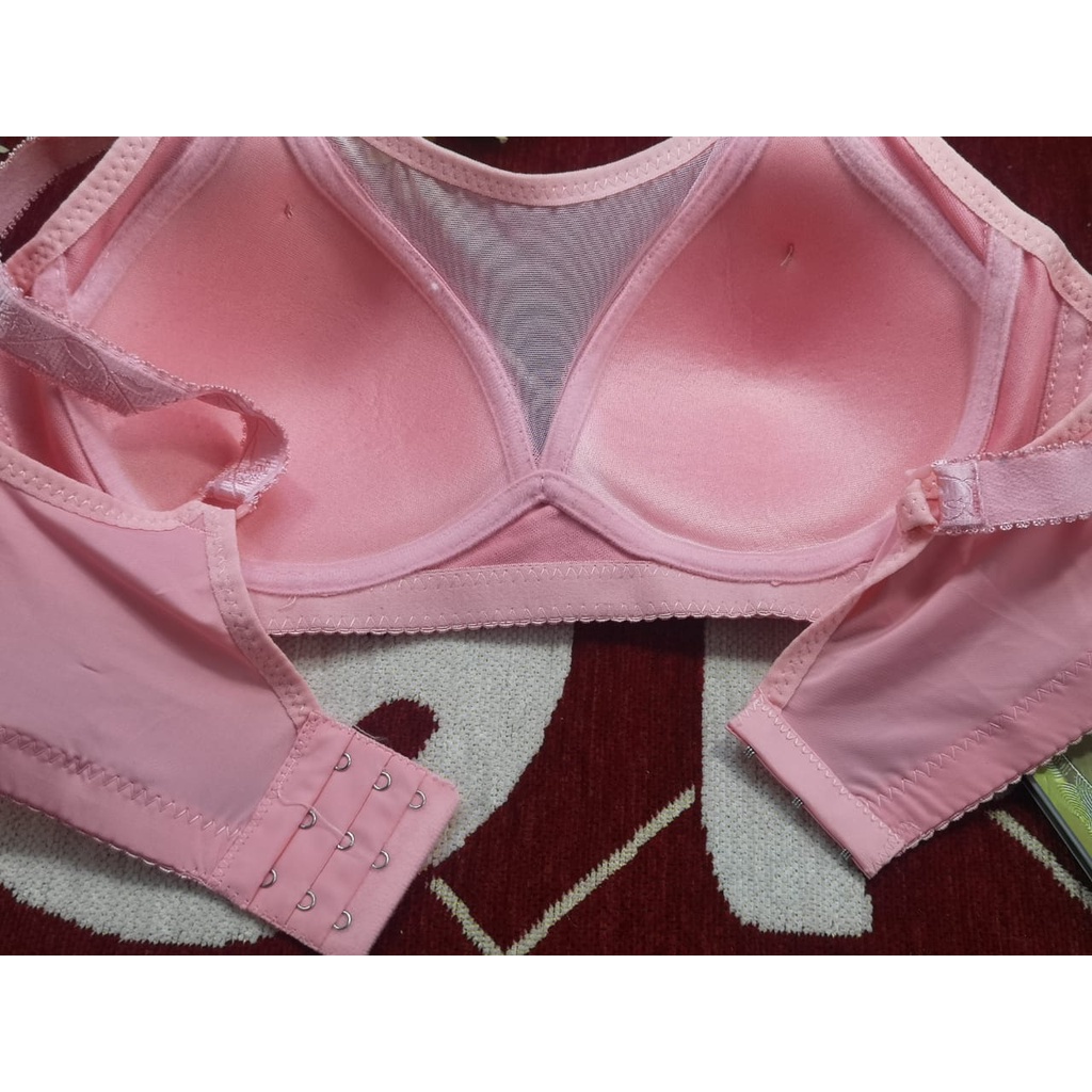 Bra wanita kode 985 busa tipis tdk ada kawat tersedia size 36-42