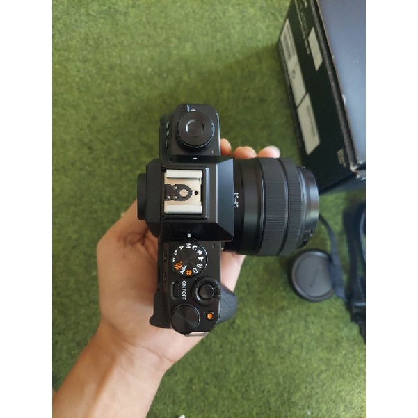 Kamera Fujifilm Mirrorless XT200 XT 200 XT-200 X-T200  Kit 15-45 Second  Kamera Vlog Kamera Vlogger 