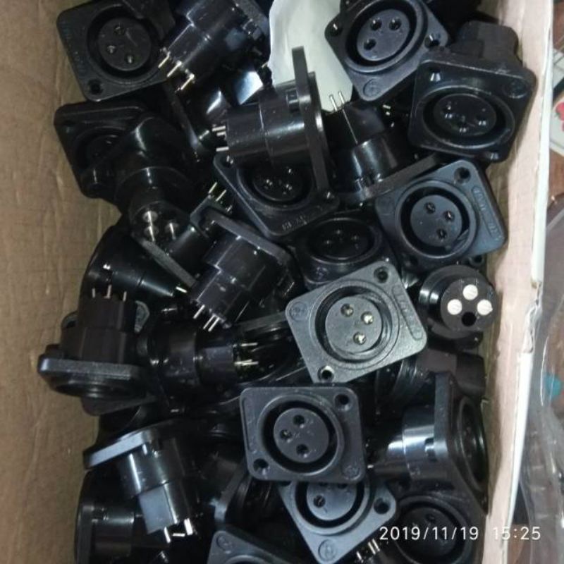 Soket canon xlr femele kaki lurus